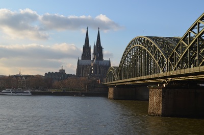 ドイツ語オンラインレッスン
Dom und Rhein in Köln